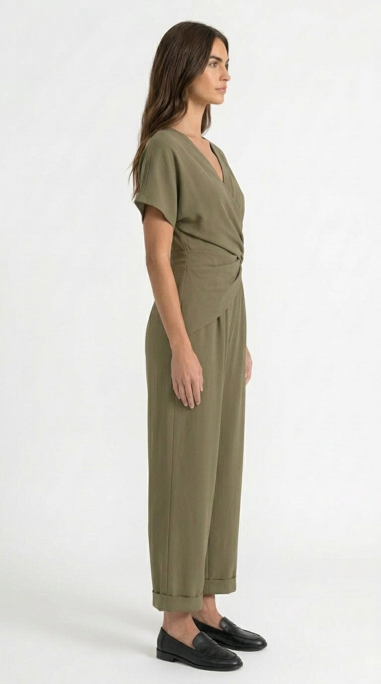 Julia - Conjunto Elegante de Dos Piezas con Top Cruzado y Pantalón Cropped