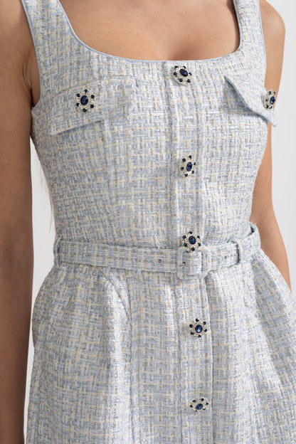 Camila - Vestido Mini Texturizado con Corpiño Ajustado y Botones Contrastantes - Azul Claro