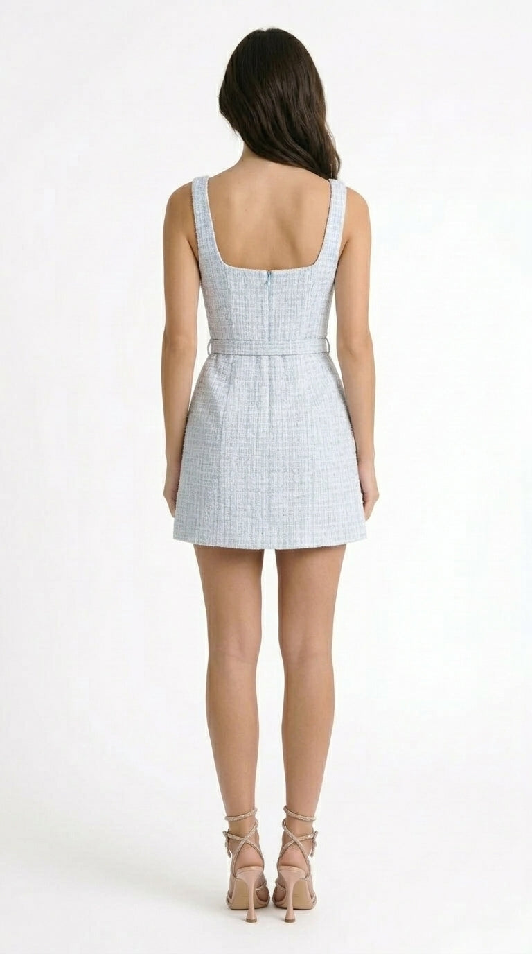 Camila - Vestido Mini Texturizado con Corpiño Ajustado y Botones Contrastantes - Azul Claro