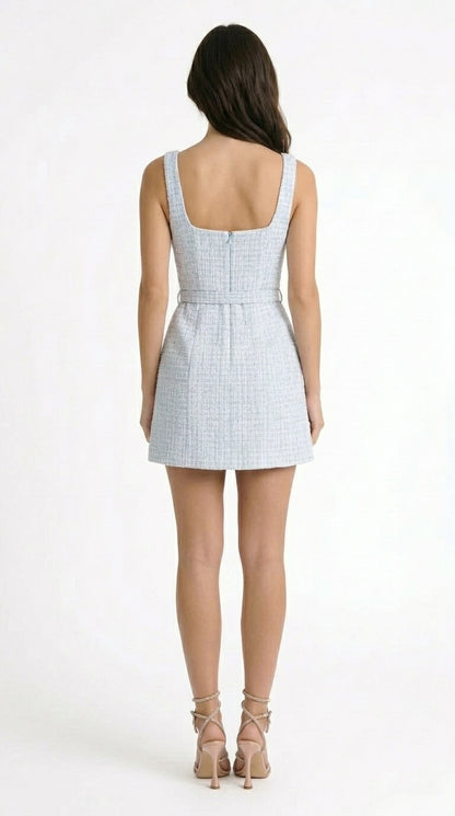 Camila - Vestido Mini Texturizado con Corpiño Ajustado y Botones Contrastantes - Azul Claro