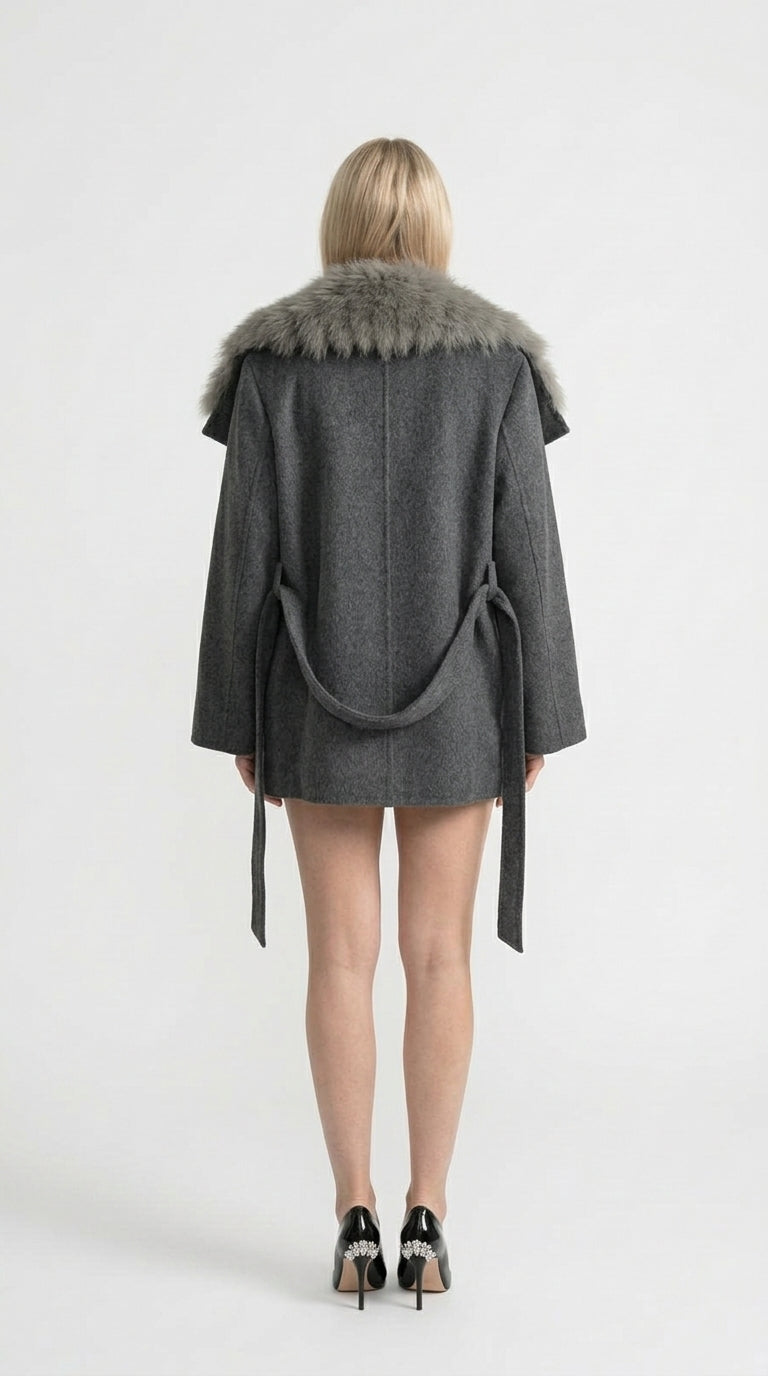 Elena - Abrigo de Lana con Cuello Oversized de Piel y Cinturón - Gris