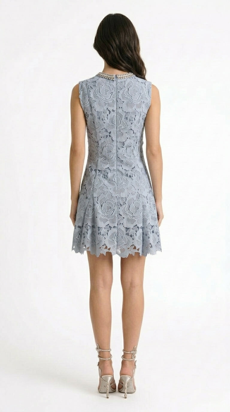 Lucía - Vestido Mini de Encaje con Patrón Floral y Escote Brillante - Azul