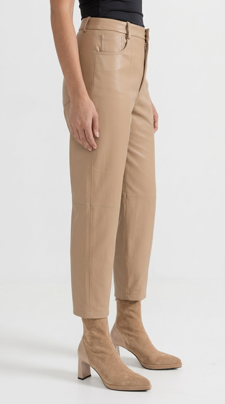 Mercedes - Pantalones Rectos de Piel con Costuras Decorativas - Beige