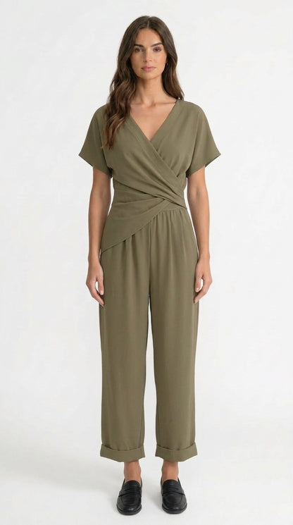 Julia - Conjunto Elegante de Dos Piezas con Top Cruzado y Pantalón Cropped