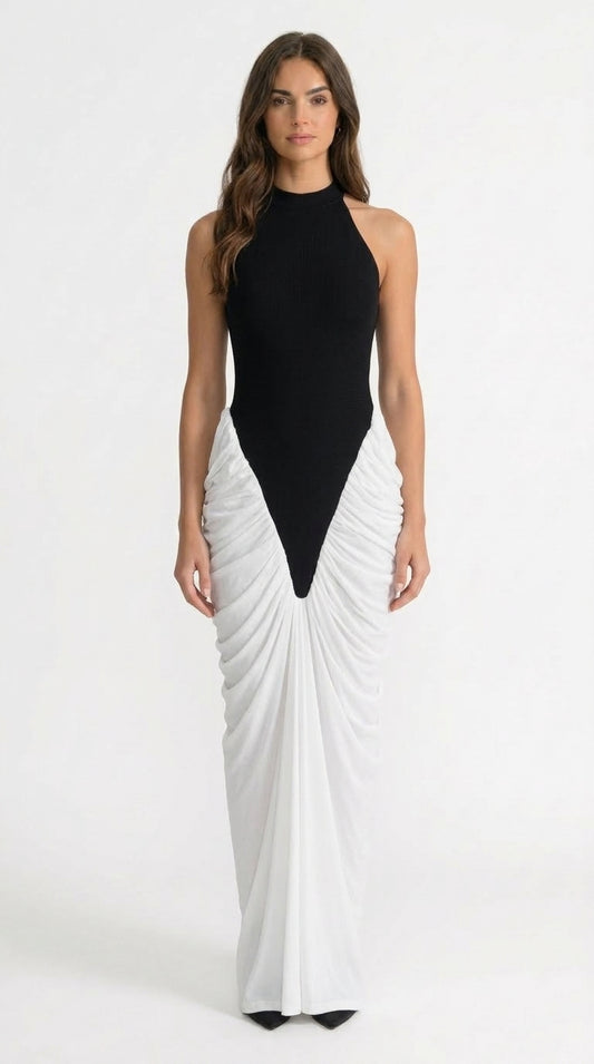 Emma - Vestido Maxi Halter con Paneles Fruncidos Contrastantes - Negro/Blanco