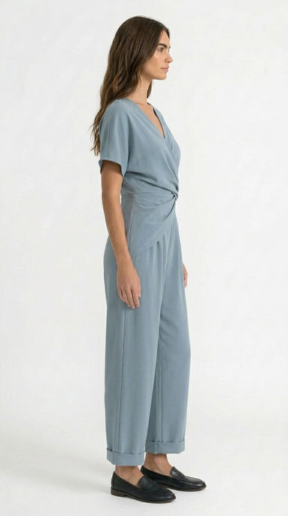 Julia - Conjunto Elegante de Dos Piezas con Top Cruzado y Pantalón Cropped