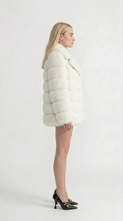 Natalia - Chaqueta de Piel de Zorro en Capas con Cuello Chal Oversized - Blanco